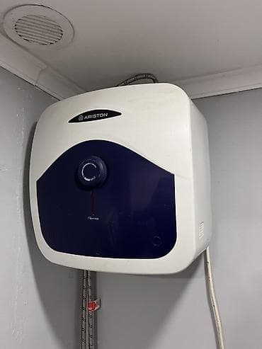 Накопительный водонагреватель Объем бака: 15 л, Ariston, Электрический, Регулятор температуры, Б/у
