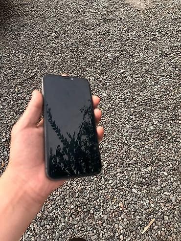 note 22: IPhone 11/128 гб Есть трещины на экране по краям На экране защитка — 2