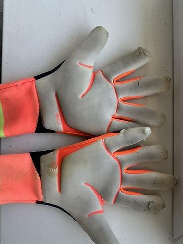 Перчатки: Вратарские перчатки Adidas Predator - Линейка Predator, фирменные три — 2