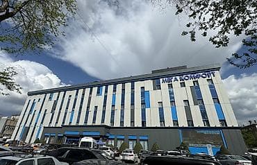 Продается бутик 9 кв.м1 этаж в ТЦ Мега КомфортУл .Шопокова 89