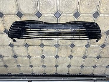 Решетка радиатора Toyota Б/у, Оригинал