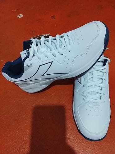 серая футболка мужская: Другая мужская одежда — 1