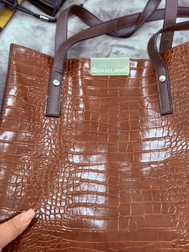 женский кошелек для документов: Классическая сумка, Michael Kors, Турция, Материал: Экокожа, Жёсткая конструкция, Съёмный кошелек, Женские, Б/у — 4