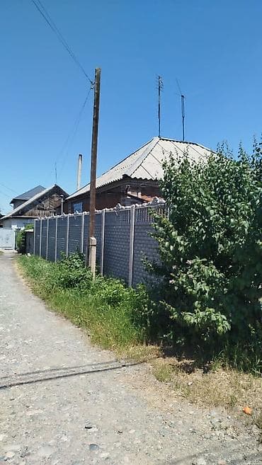 🏡 Продаётся 3-комн. кирпичный дом в начале Маевки! 📍 Район: рынок at lalafo.kg 🏡 Продаётся 3-комн. кирпичный дом в начале Маевки! 📍 Район: рынок
