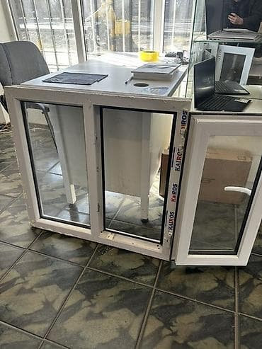 Эшиктер жана комплектөөчүлөр: Даяр пластик терезеле, Терезе түрү: Балкон, Орнотуусуз, Бөлүп төлөө жок — 1