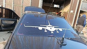 lada prior: Продаётся легковой автомобиль седан/лифтбек тёмного цвета. Основные — 4