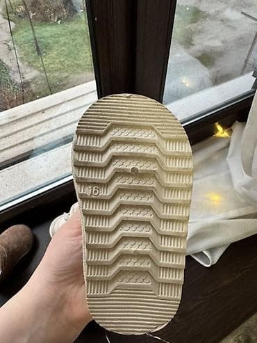 сандали совенок: Детская зимняя обувь (пара моделей) 1) Тёплые ботиночки-угги — 5