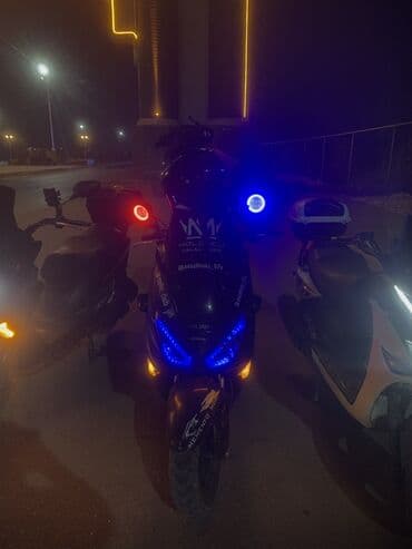 электрический мопед: Макси-скутер 175 куб. см, Бензин, Б/у — 1