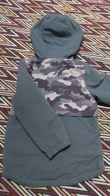 корейские кепки: Куртка демисезонная на 2-2.5 года в зависимости от ребенка. Подклад — 3