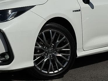 byd plus: Toyota Corolla: 2019 г., 1.8 л, Вариатор, Гибрид, Седан — 3