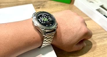 Garmin: Умные часы мощные часы с металлическим браслетом (серебристые) - — 2
