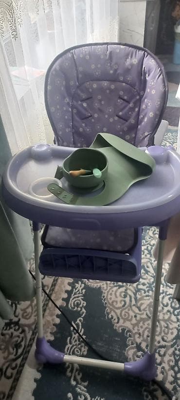 на 2 года: Детский стульчик для кормления с подносом подарок - Цвет — 1