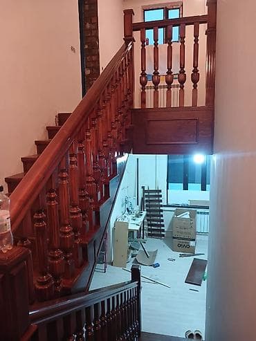 кухонный уголок на заказ: Деревянная лестница Для дома, Бесплатный замер, Форма лестницы: Много-маршевая, Стиль: Классический — 5