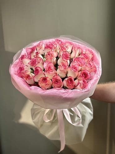 красная гвоздика о.ц: Авторские букеты из свежих роз - Классический букет из красных роз — 2