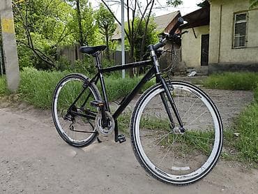 Городской/трекинговый велосипед 28" - Рама: алюминиевая, классическая