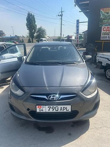 mb 220: Hyundai Solaris: 2013 г., 1.6 л, Автомат, Бензин, Седан — 1