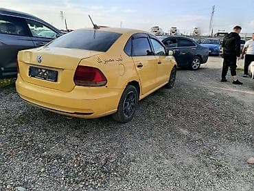 r15 185: Volkswagen Polo: 2018 г., Бензин, Седан — 5