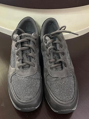 кожанные кросовки: Кроссовки повседневные, женские серо‑графитовые.новые - Верх — 2