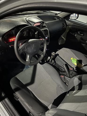 яхты купить: Mitsubishi Carisma: 2002 г., 1.6 л, Механика, Бензин, Лифтбек — 8