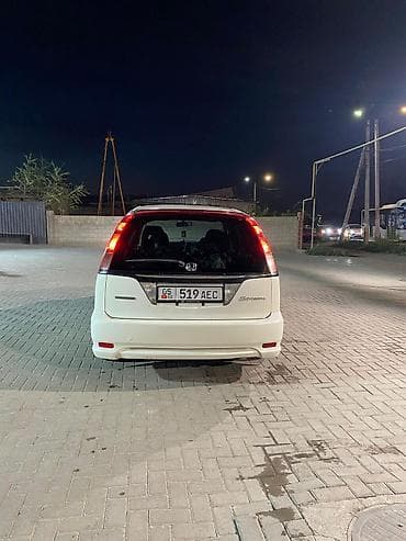 Honda Stream: 2004 г., 2 л, Автомат, Минивэн — 5