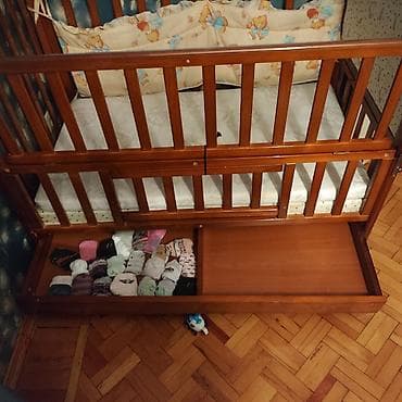 Эмерек: Детская деревянная кроватка с маятниковым механизмом и выдвижным — 2