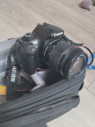 фото сумка: Зеркальная фотокамера Canon с китовым объективом Canon EF-S 18–55mm — 1