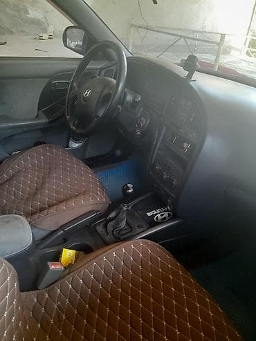 mercedes e200: Hyundai Elantra: 2004 г., 2 л, Механика, Бензин, Седан — 8