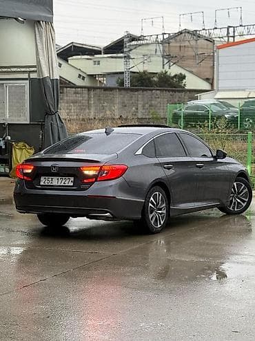 Продажа авто: Honda Accord: 2018 г., 2 л, Вариатор, Гибрид, Седан — 4