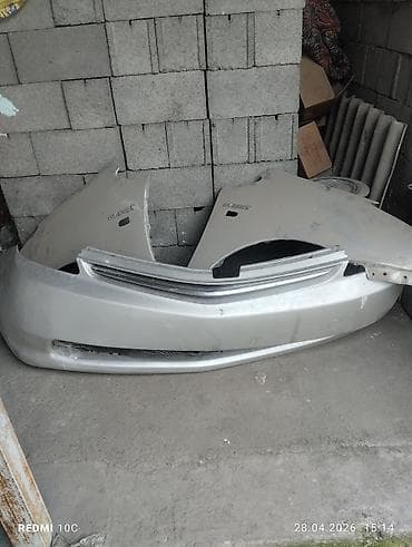 Бампер Toyota