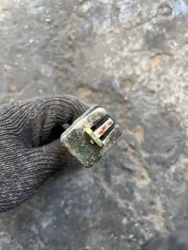 слив дождевой воды с крыши цена: Nissan Skyline R35 ограничитель двери, Ниссан Скайлайн Р35 дверной — 5