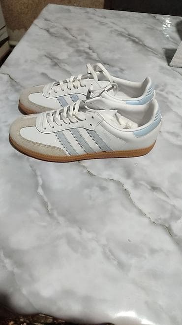 футбол красовка: Мужские кроссовки, 40, Adidas, Новый, цвет - Белый, Самовывоз — 1