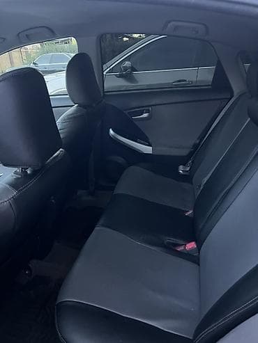 134: Toyota Prius: 2015 г., 1.8 л, Вариатор, Гибрид, Хэтчбэк — 8