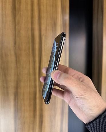 продаю айфон xs: IPhone Xs, Б/у, 64 ГБ, Черный, Защитное стекло, Чехол, 74 % — 3