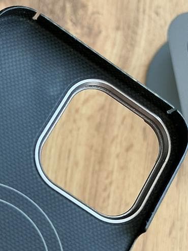 бу чехлы: Тонкий карбоновый чехол на iPhone 16 pro max для с поддержкой MagSafe — 5