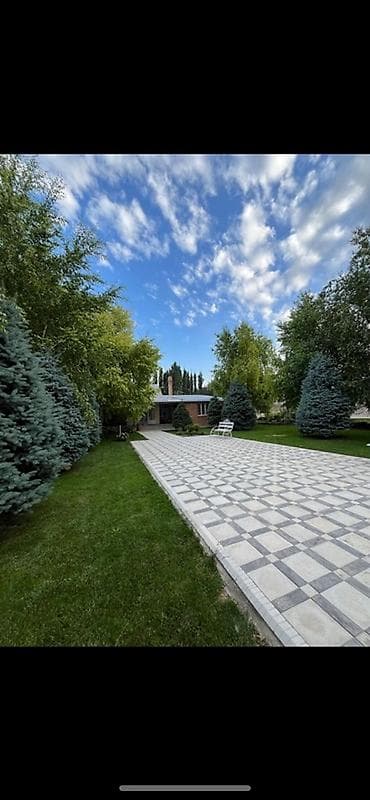 3 3: Продается дом в городе Токмак * Комнаты: 5 спален большой зал — 2