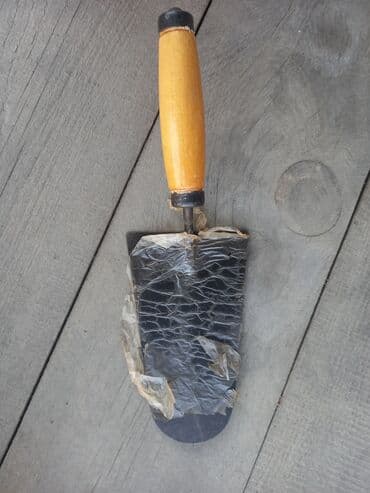 нож топор: Кельма СССР (мастерок) для кладочных и отделочных работ. Описание: - — 1