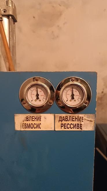 Комплект оборудования для выдува ПЭТ‑бутылок Состав линии: - — 3