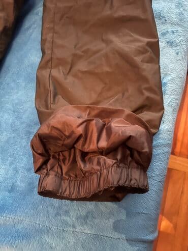 мембранные детские комбинезоны: Продаются штаны детские на 9-10 лет, горные, зимние. С мембранным — 2