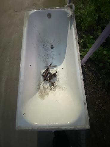 Чугунная ванна прямоугольная, классическая. - Материал: чугун с