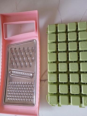 Другие товары для кухни: Кухонный набор: терка с тремя поверхностями + форма для льда/заморозки — 2