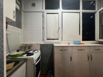 сдаю 1 комнатную квартиру токмок: 2 комнаты, 54 м², Элитка, 7 этаж — 3