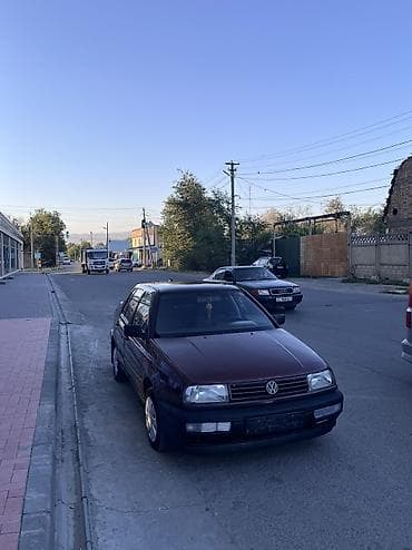 Volkswagen Vento: 1993 г., 1.8 л, Механика, Бензин, Седан — 1
