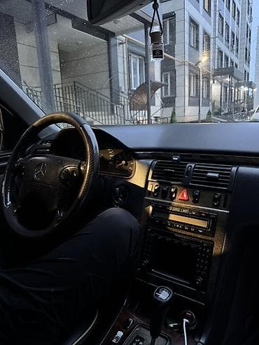 mers 212: Mercedes-Benz E-Class: 1999 г., 4.3 л, Автомат, Бензин, Седан — 7