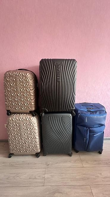 чемоданы оптом: Чемодан, Новый, Материал: Пластик, Средний (40 - 70 л), На колесах — 2