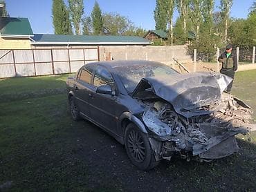 салон на гольф 2: Opel Vectra C седан, серый цвет, дорестайлинг. Автомобиль после — 2