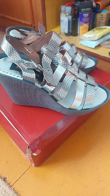 джинсовое платье с пуговицами впереди: Женские сандалии на танкетке - Модель: открытые сандалии с — 1