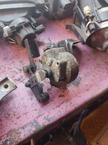 w124: Краник подкачки задних амортизаторов Мерседес w124 w210 бу оригинал — 1