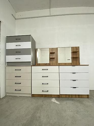 Тумбы и подставки: Комод для одежды, Новый, С зеркалом, ЛДСП, Бесплатная доставка — 1