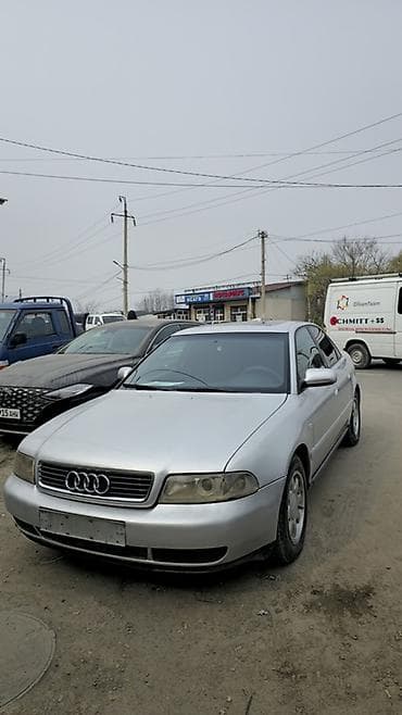 Audi A4: 2000 г., Седан