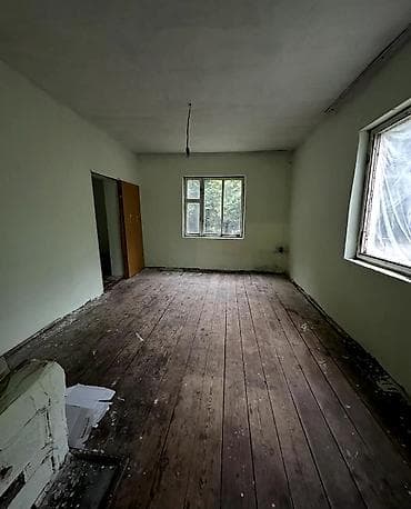 Кыймылсыз мүлк: 🏡 Продается дом в центре Сокулука! ✨ Характеристики: ▪️ Участок — 5 — 6